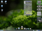 KDE BigLinux com um doc simples e alguns medidores de CPU e etc.